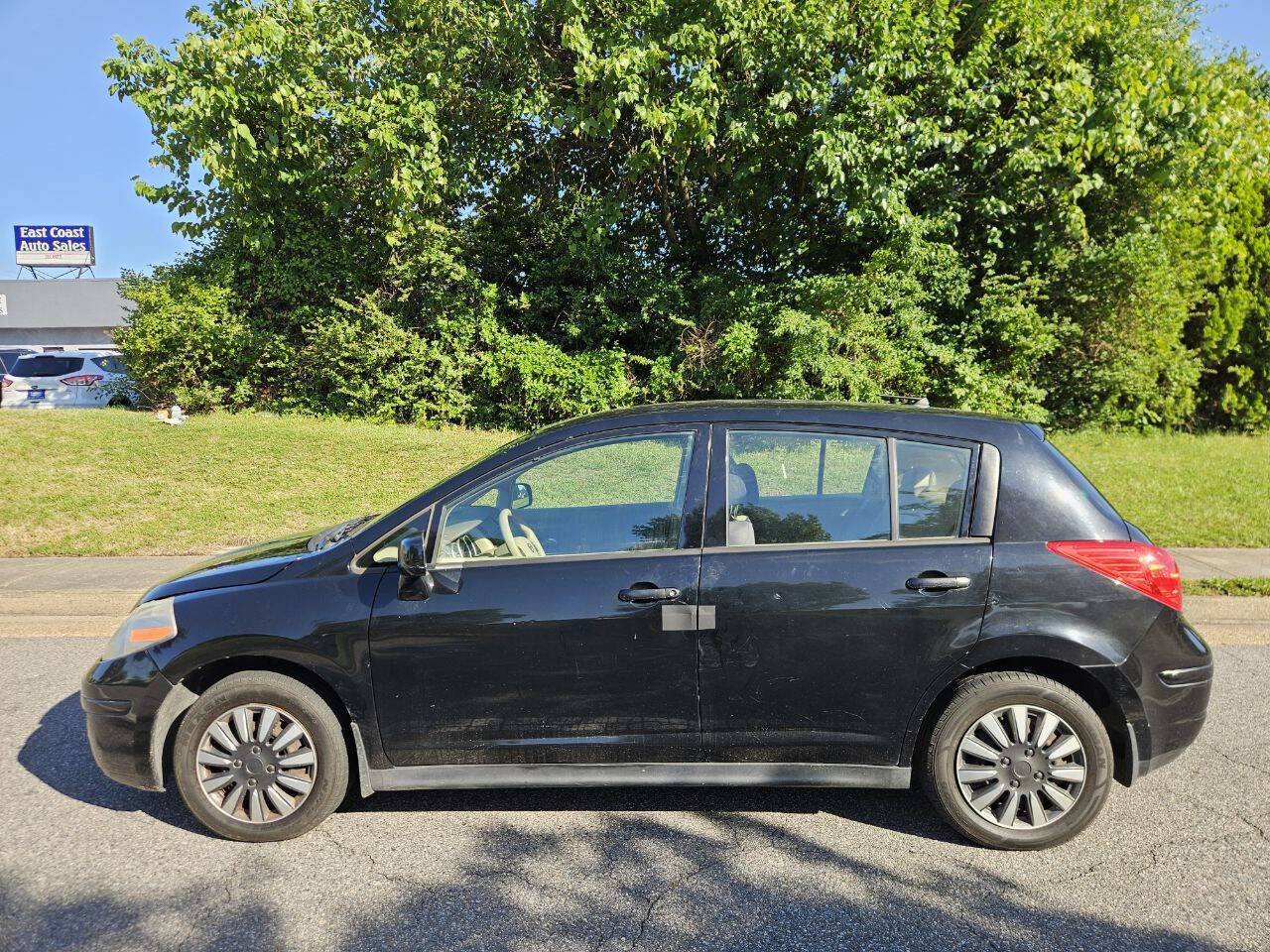 Used 2009 Nissan Versa 1.8 S w/ PWR Pkg FWD image 2