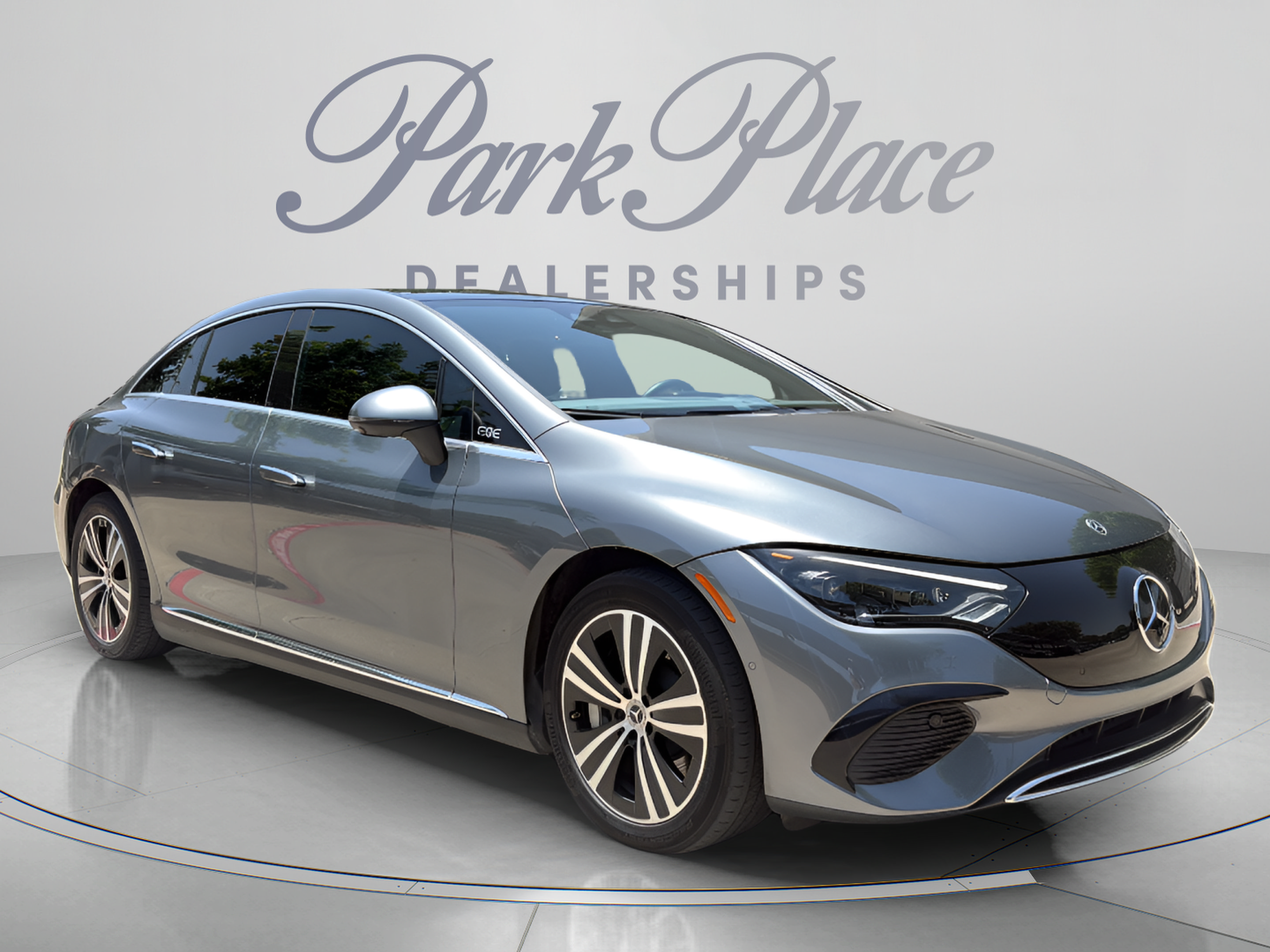 Used 2023 Mercedes-Benz EQE 500 4MATIC Sedan w/ Exclusive Trim Package image 7