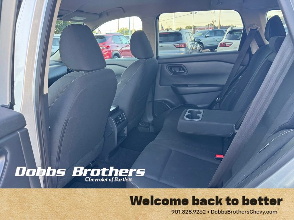 Used 2024 Nissan Rogue S FWD image 32