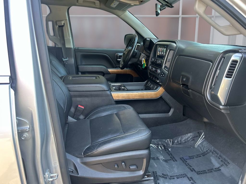 Used 2018 Chevrolet Silverado 1500 LTZ w/ LTZ Plus Package AWD/4WD image 16