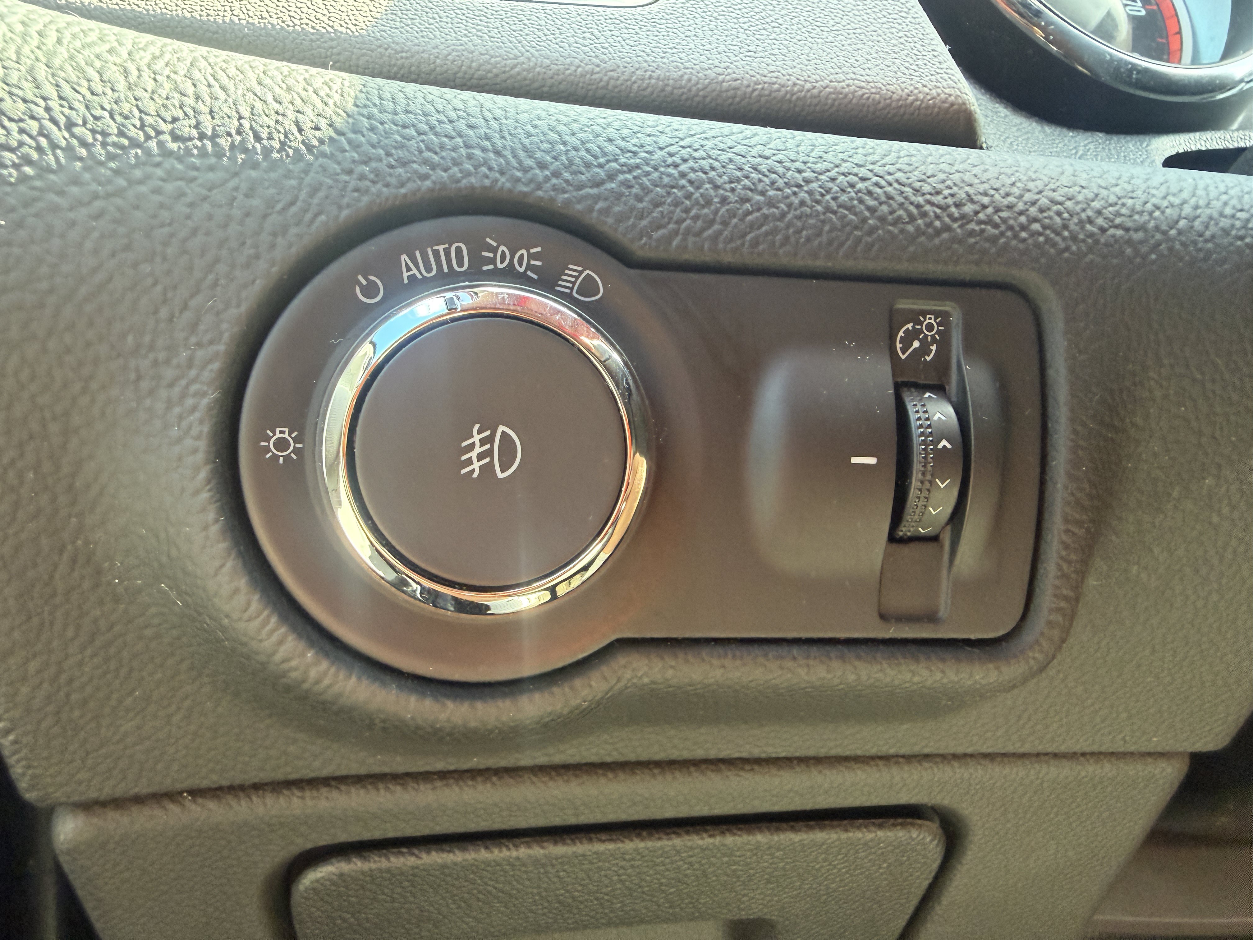 Used 2013 Buick Verano Convenience FWD image 30