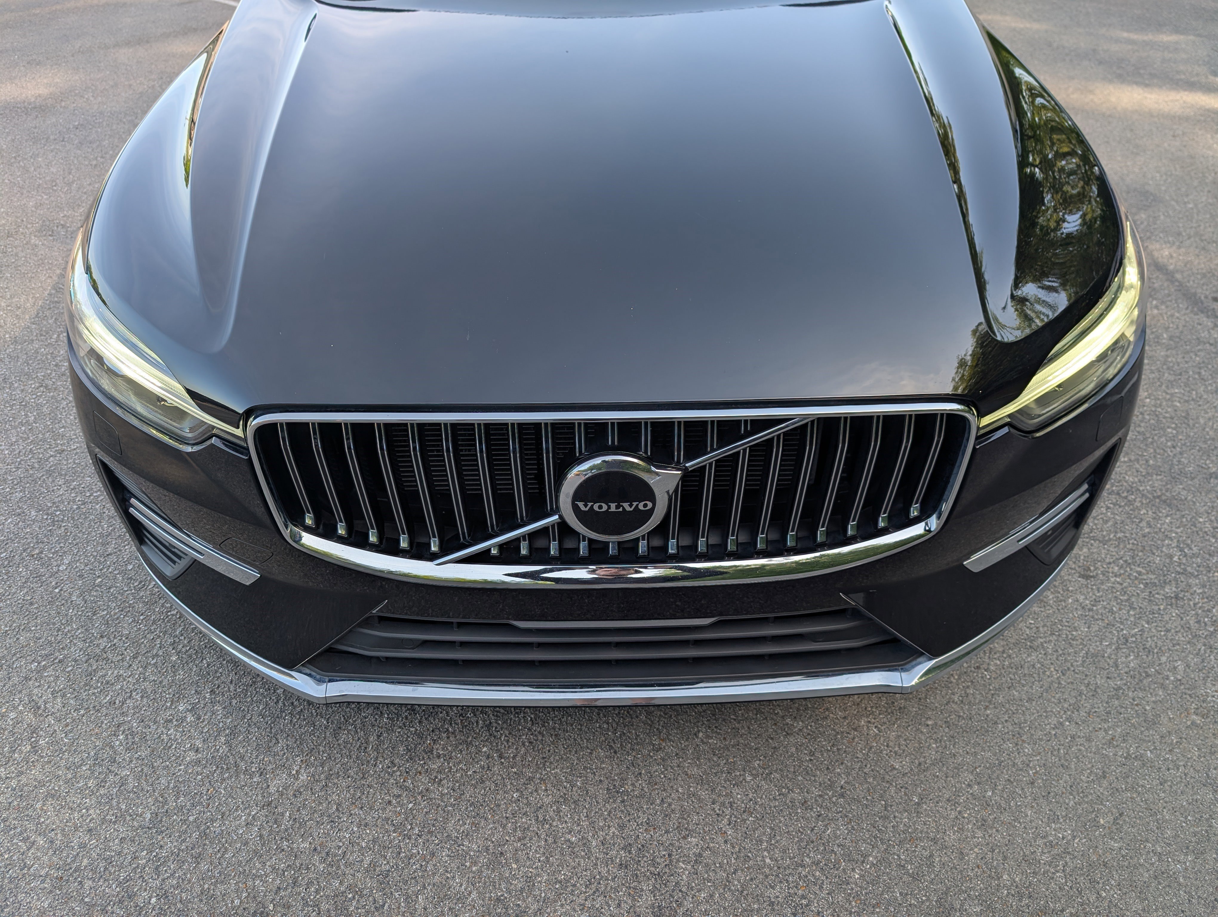 Used 2023 Volvo XC60 T8 Core image 12