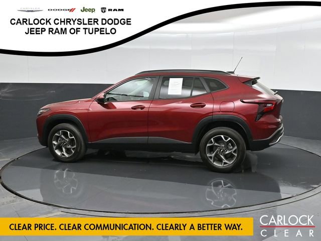 Used 2025 Chevrolet Trax LT w/ Driver Confidence Package image 8