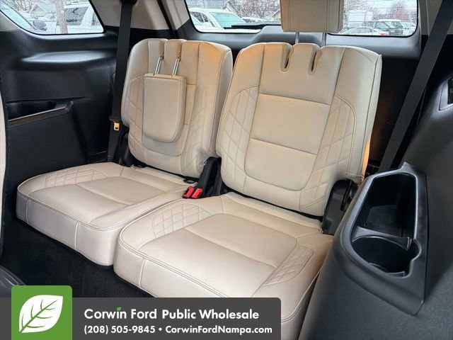 Used 2018 Ford Explorer Platinum image 30
