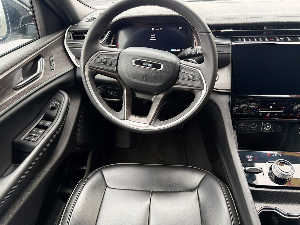 Used 2024 Jeep Grand Cherokee Limited image 18
