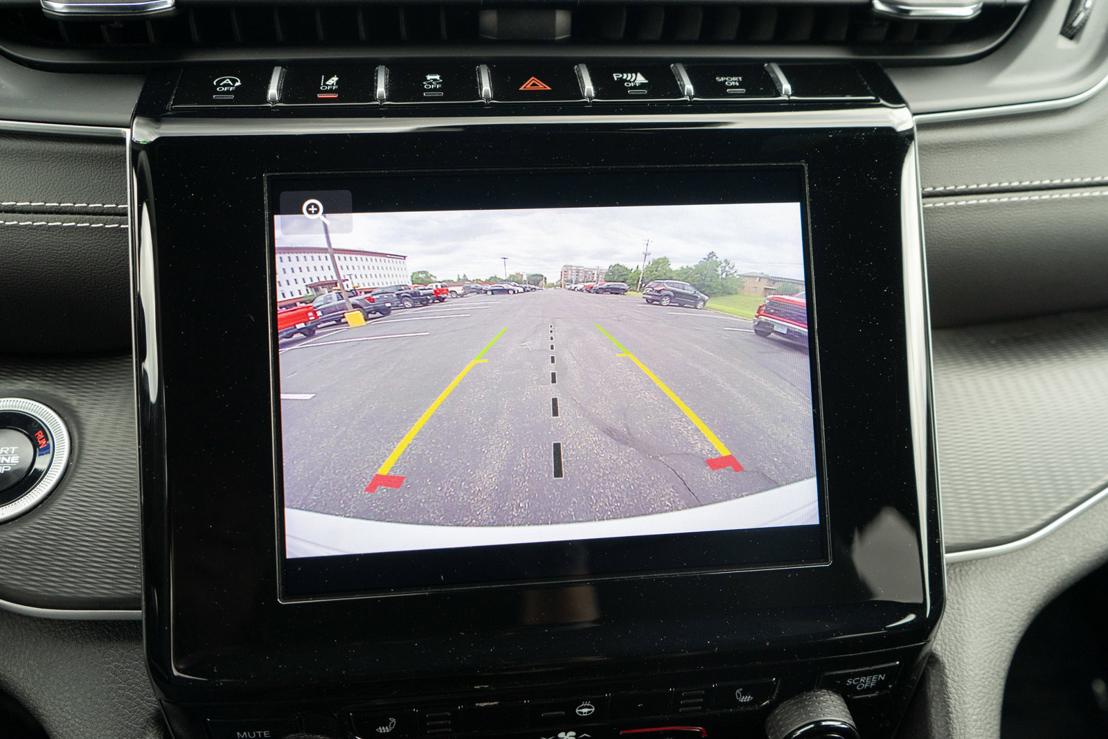 Used 2024 Jeep Grand Cherokee Altitude AWD/4WD image 19