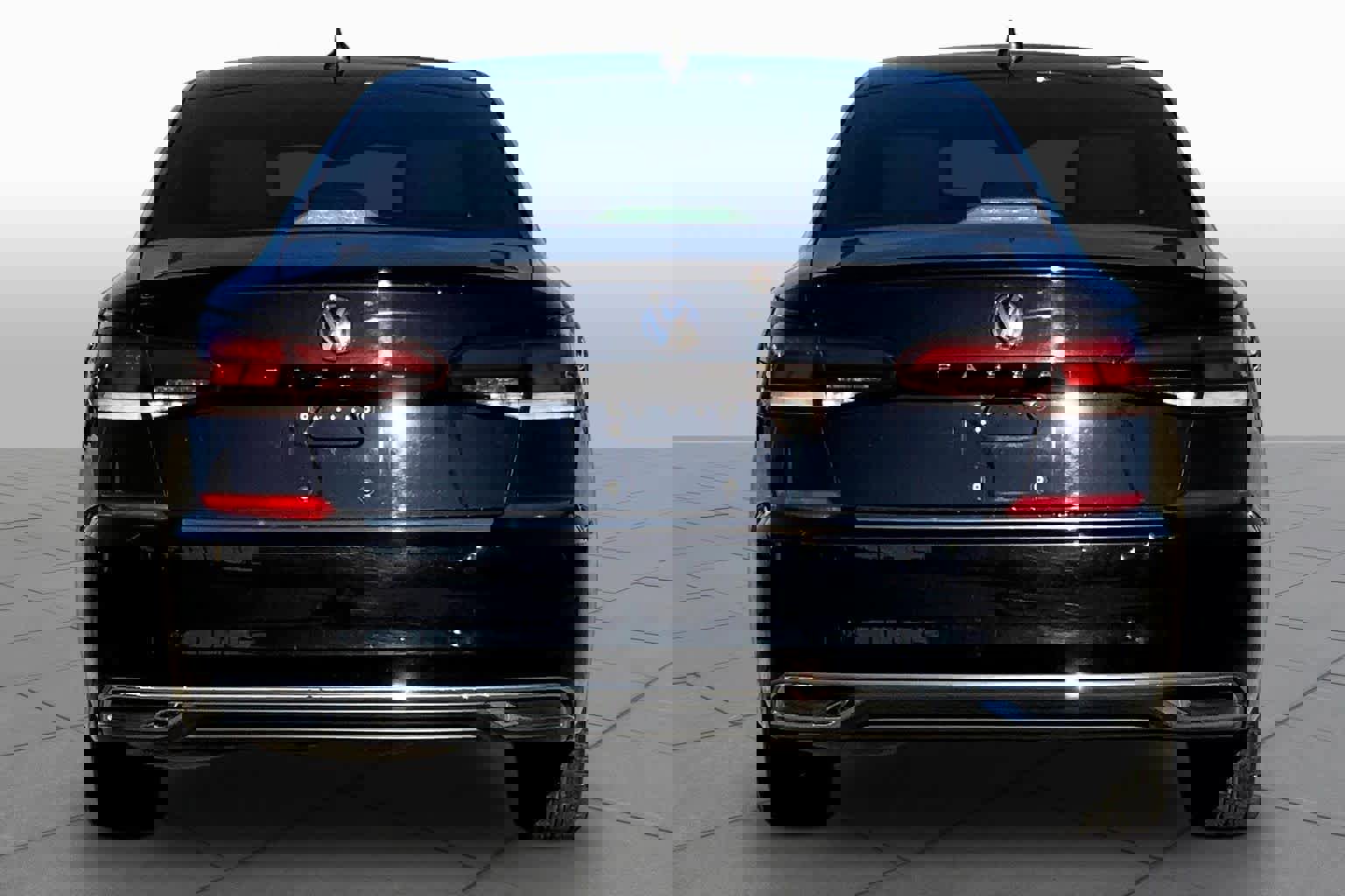 Used 2022 Volkswagen Passat 2.0T SE FWD image 5