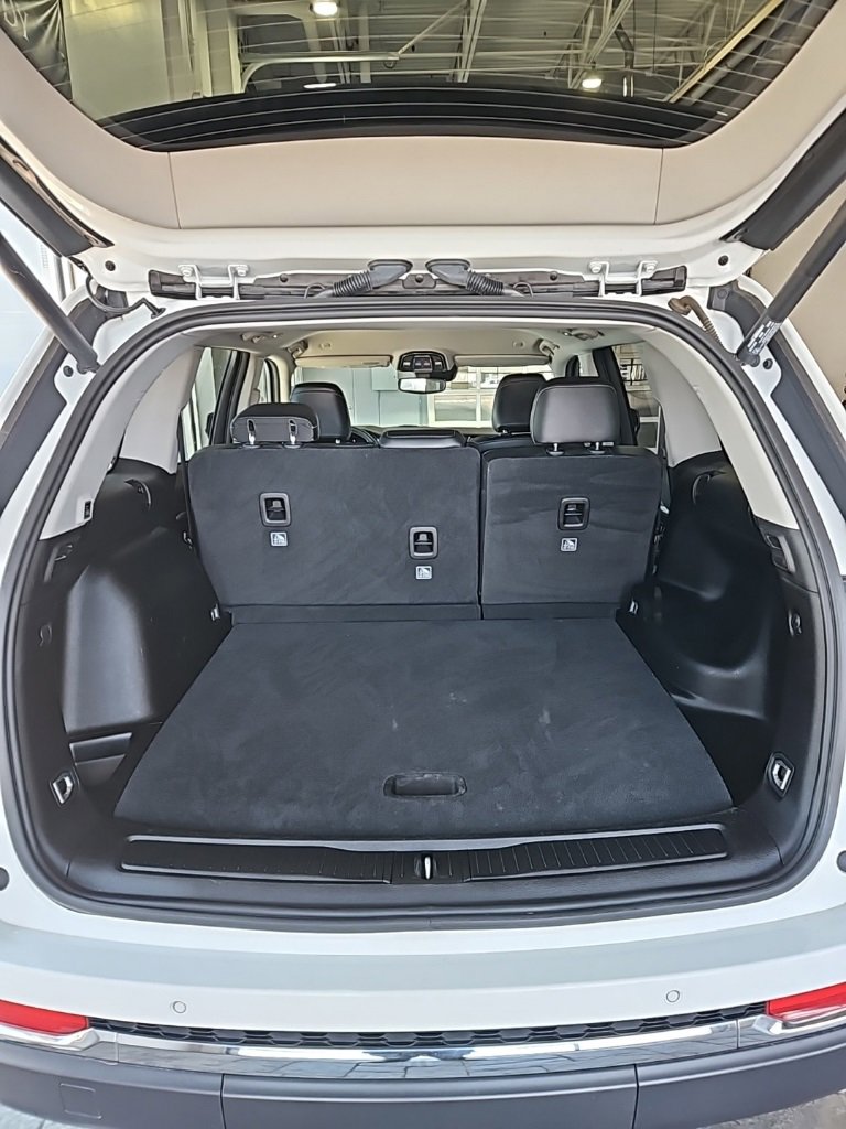 Used 2024 Jeep Grand Cherokee Limited image 19