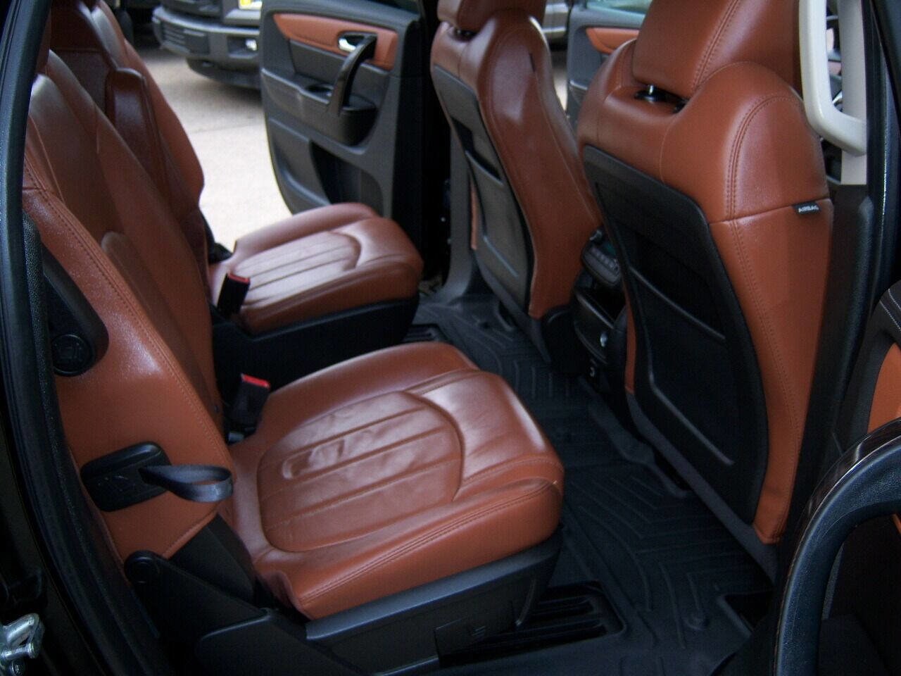 Used 2017 Chevrolet Traverse Premier image 12