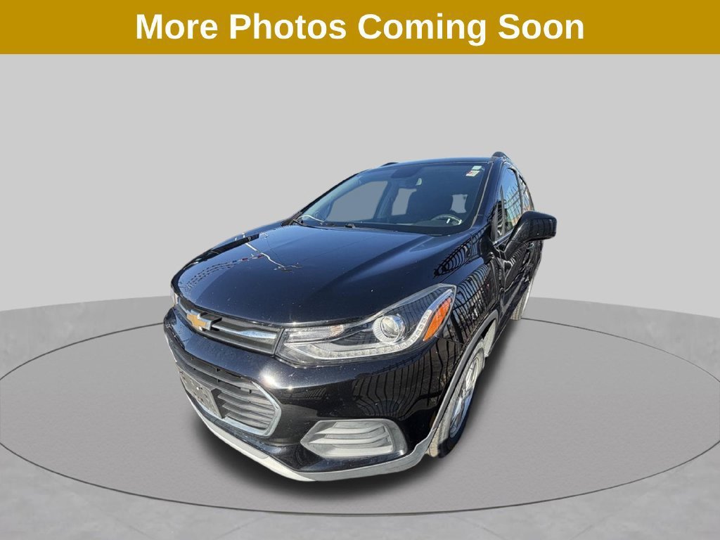 Used 2020 Chevrolet Trax LT w/ LPO, Protection Package FWD image 2