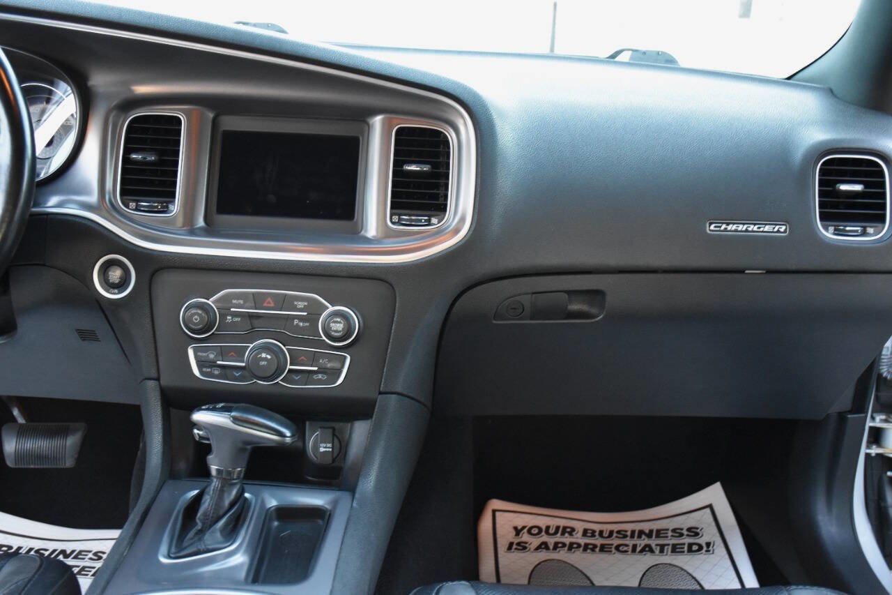 Used 2021 Dodge Charger SXT w/ Leather Interior Group RWD image 8