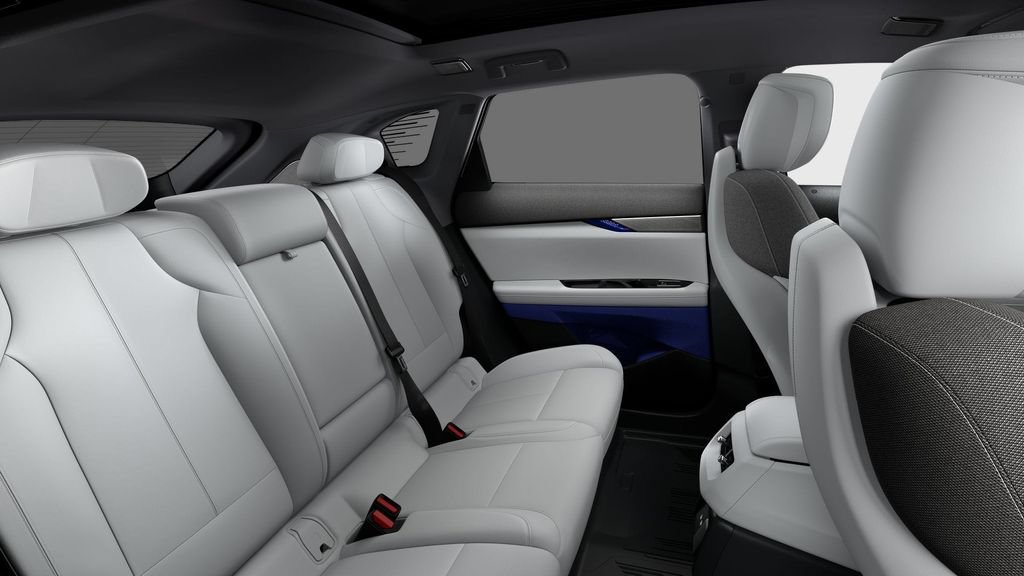 New 2027 Cadillac Optiq Luxury w/ LPO, Floor Liner Package AWD/4WD image 20