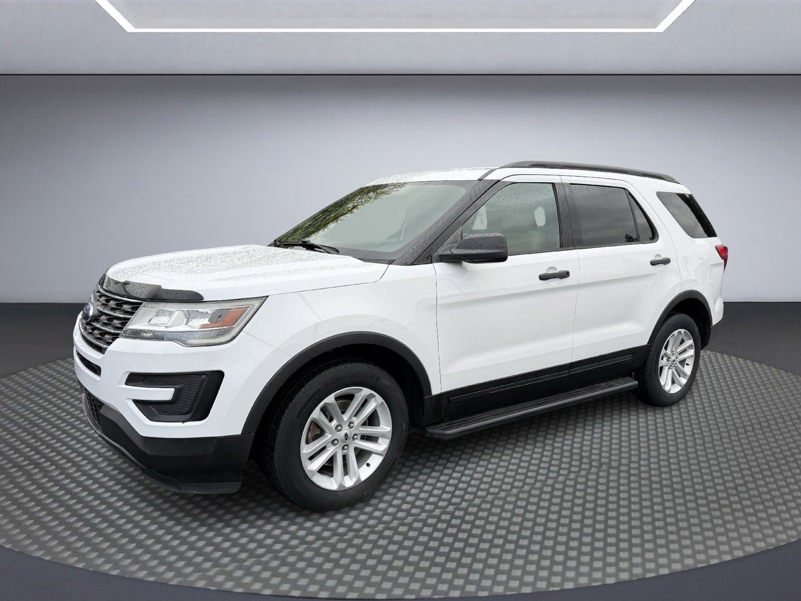 Used 2017 Ford Explorer 4WD image 2