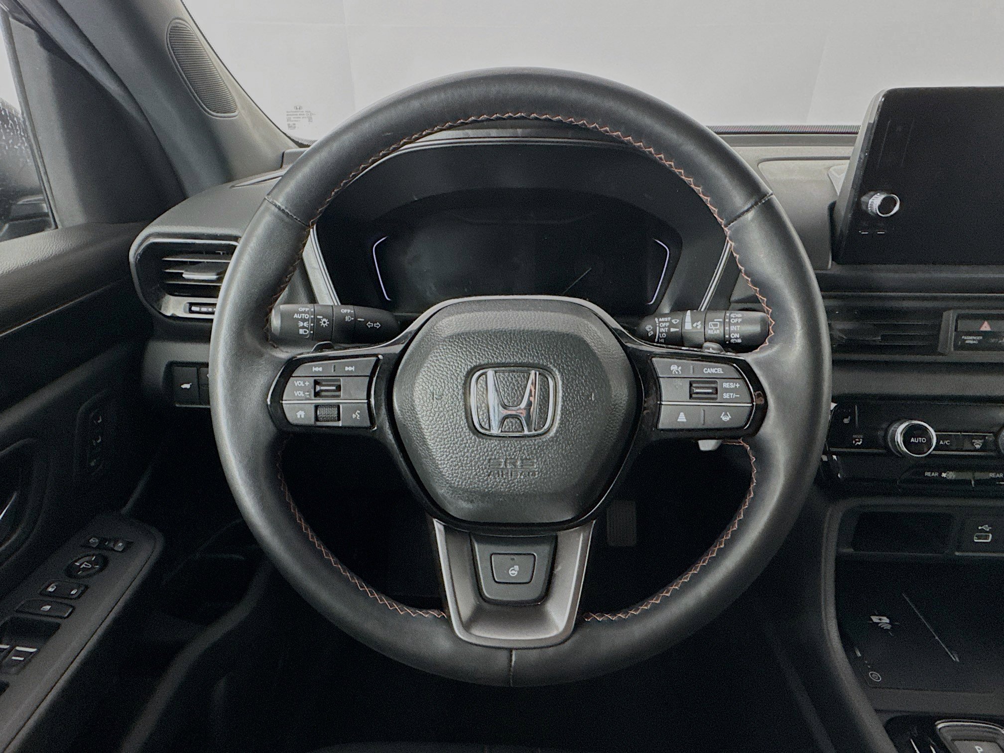 Certified 2025 Honda Pilot TrailSport image 11