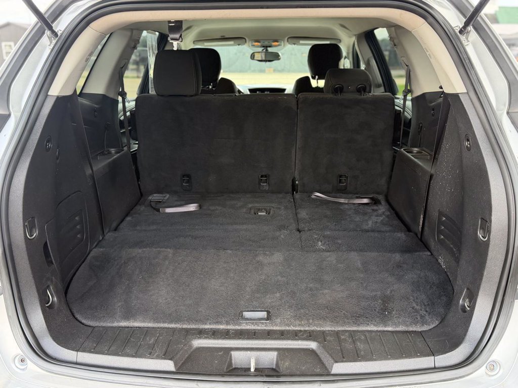 Used 2015 Chevrolet Traverse LT w/ Style and Technology Package FWD image 15