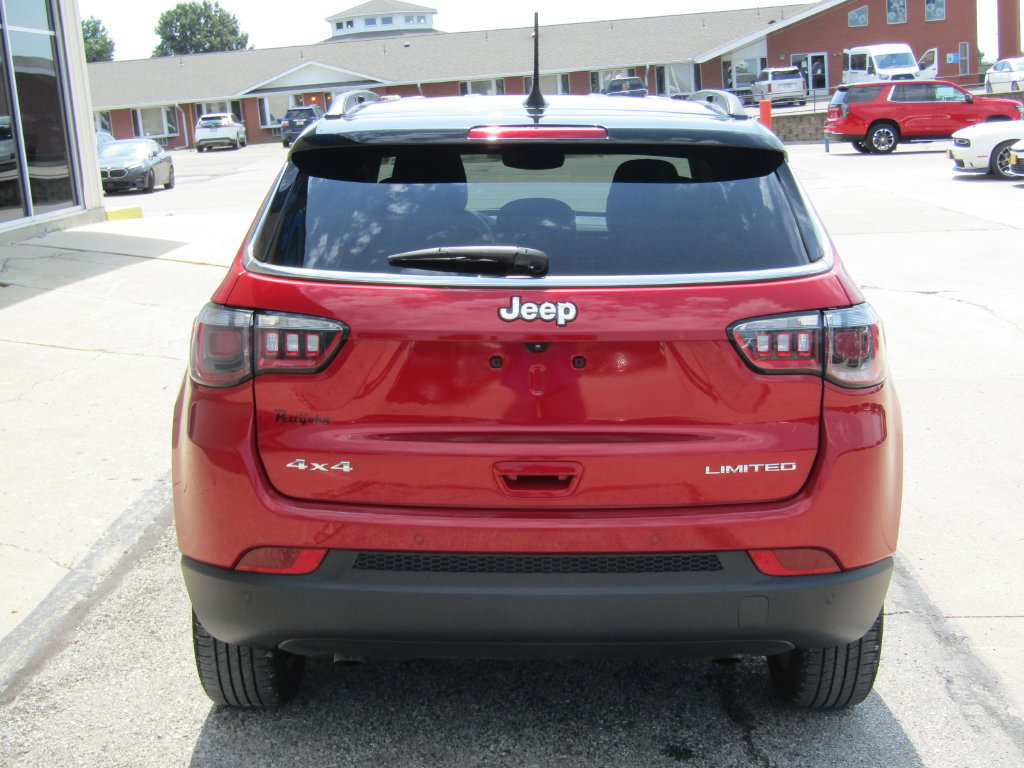 Used 2025 Jeep Compass Limited AWD/4WD image 4