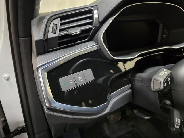 Certified 2025 Audi Q3 2.0T Premium w/ Convenience Package image 16