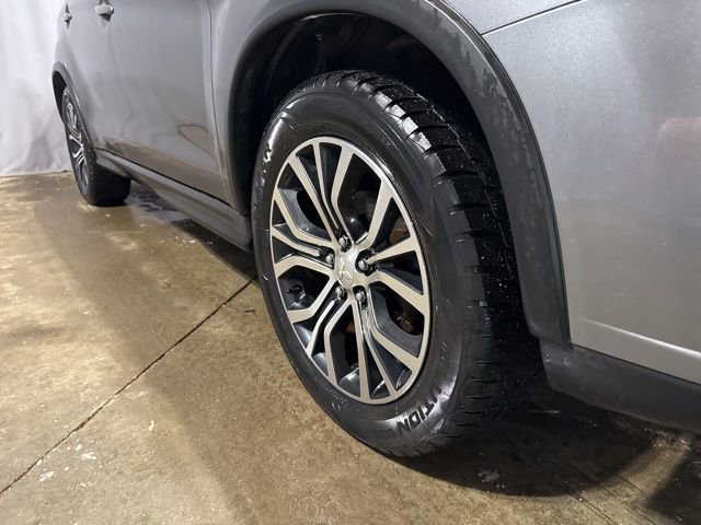 Used 2018 Mitsubishi Outlander Sport SE FWD image 16