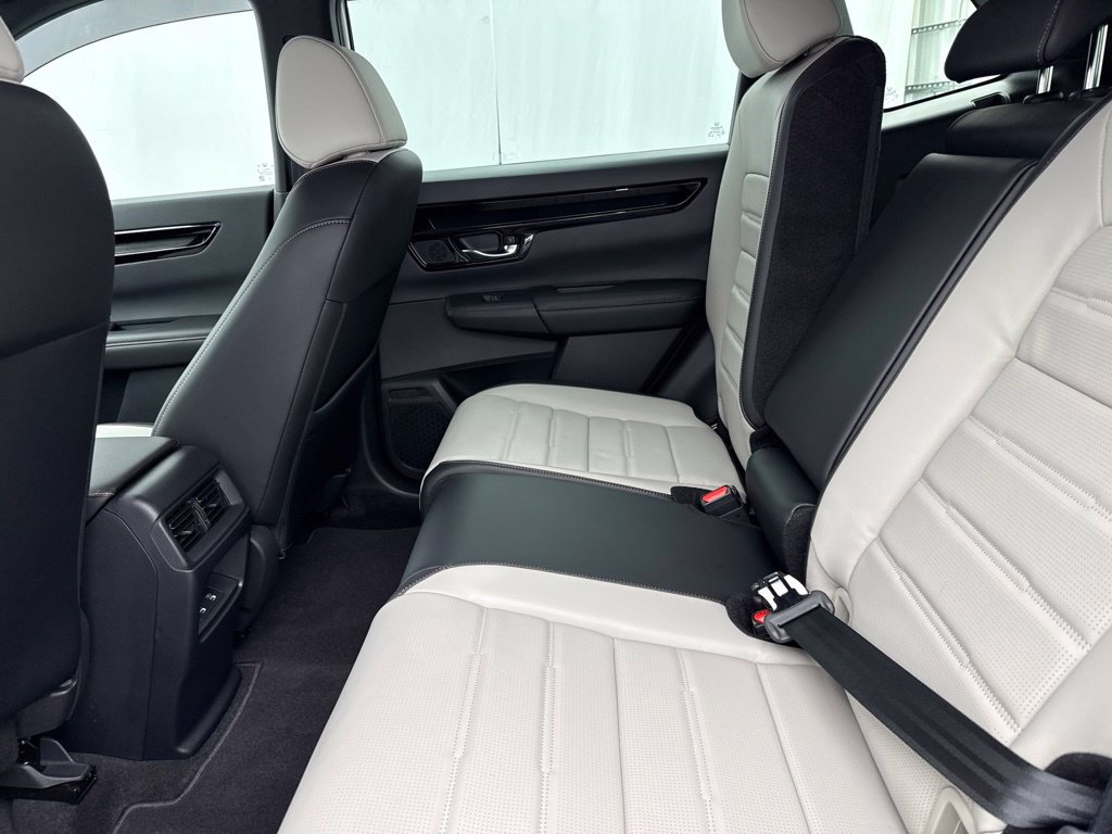 Used 2025 Honda CR-V Sport Touring image 17