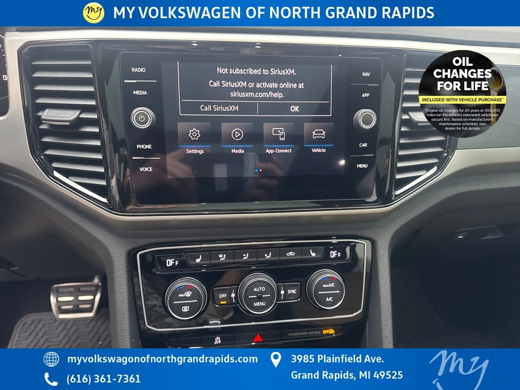 Certified 2023 Volkswagen Atlas Cross Sport SEL R-Line AWD/4WD image 21