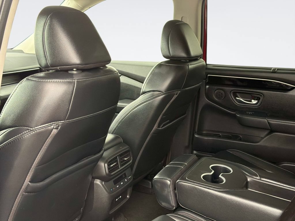 Used 2024 Honda Pilot Touring image 12