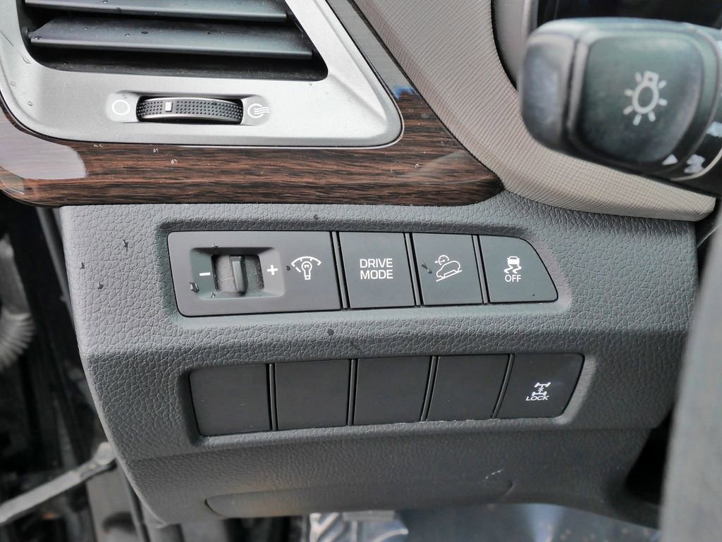 Used 2018 Hyundai Santa Fe Sport image 22