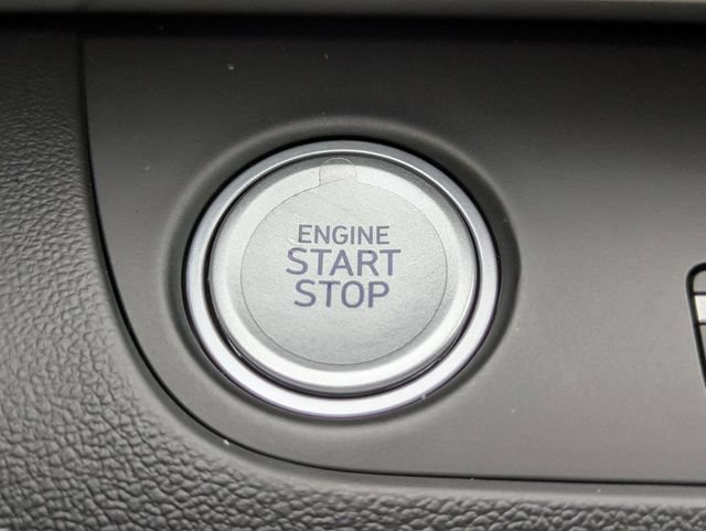 Certified 2025 Hyundai Elantra SEL FWD image 35