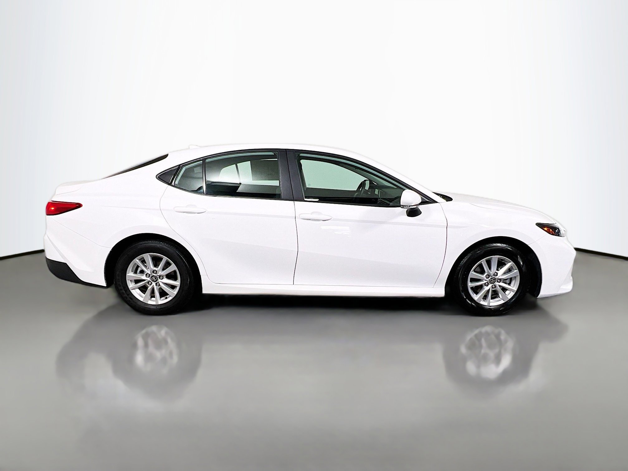Used 2025 Toyota Camry LE FWD image 3