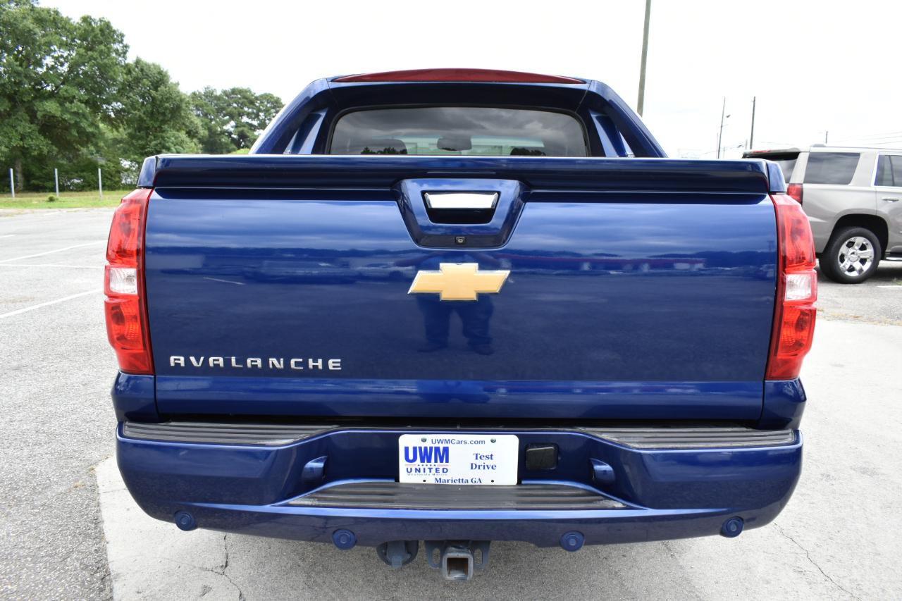 Used 2013 Chevrolet Avalanche LS RWD image 7