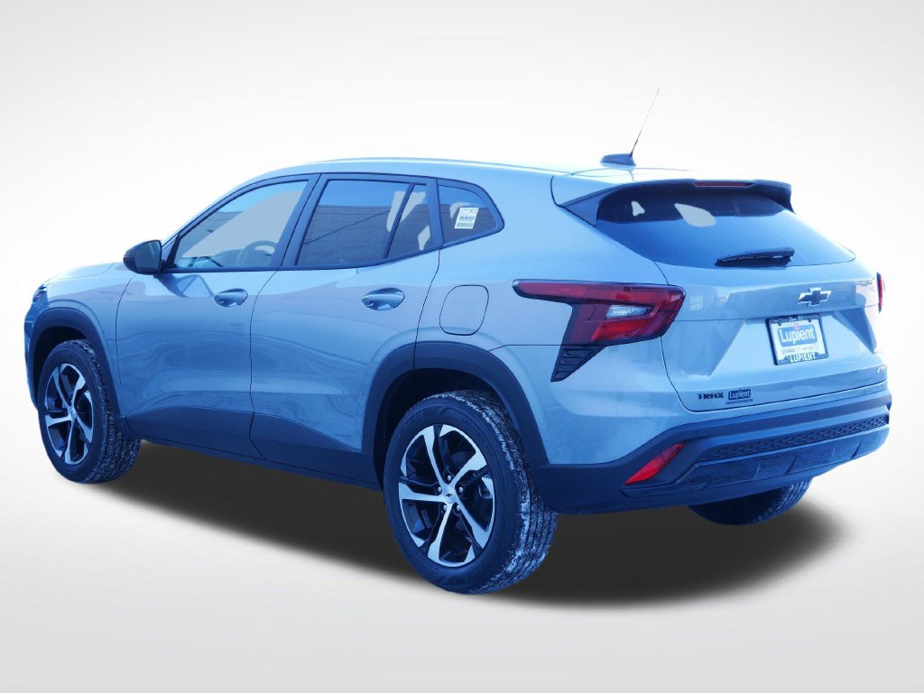 New 2026 Chevrolet Trax RS w/ Sunroof Package FWD image 4