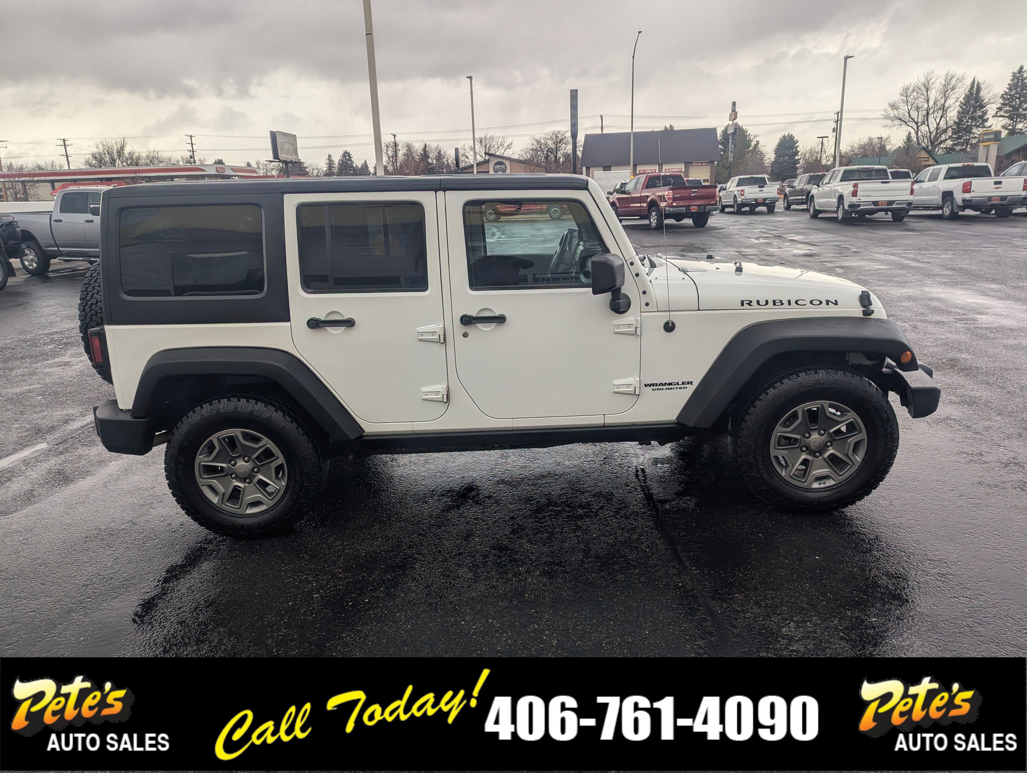 Used 2015 Jeep Wrangler Unlimited Rubicon w/ Max Tow Package image 5