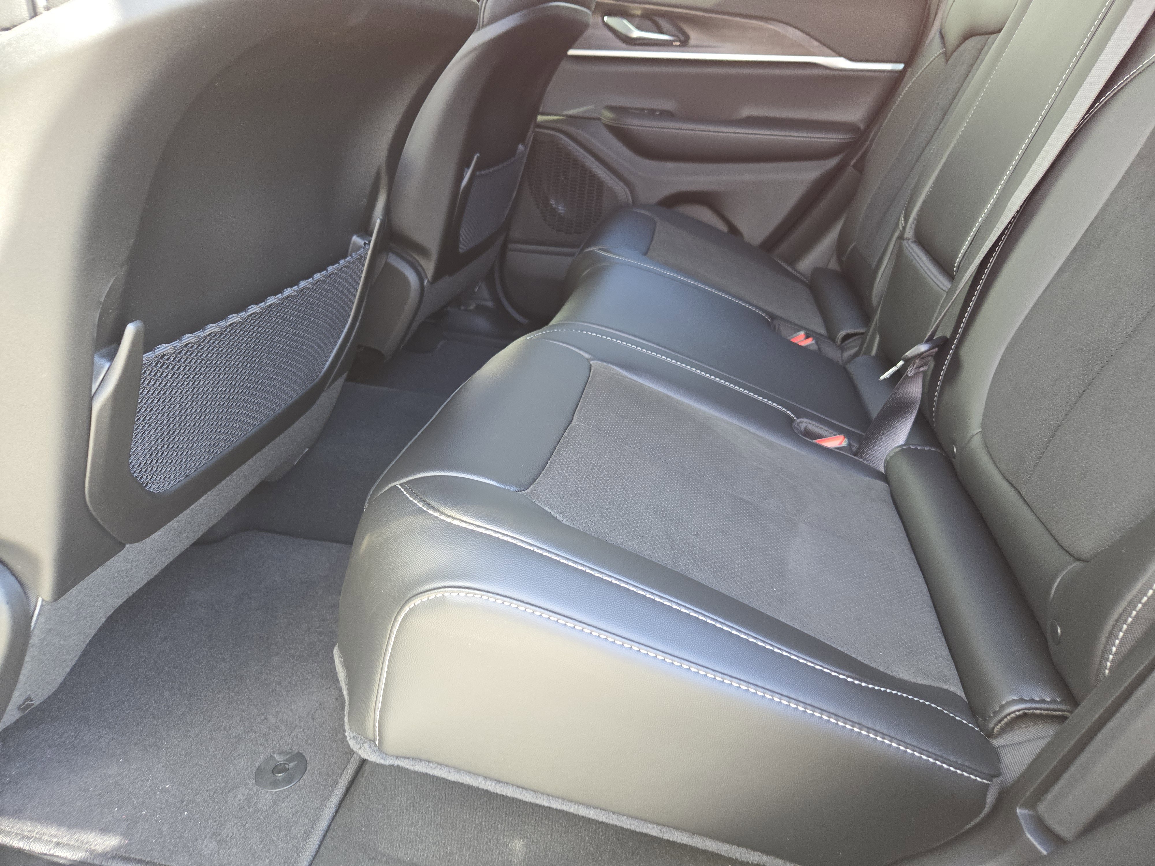 New 2026 Jeep Grand Cherokee Altitude image 21