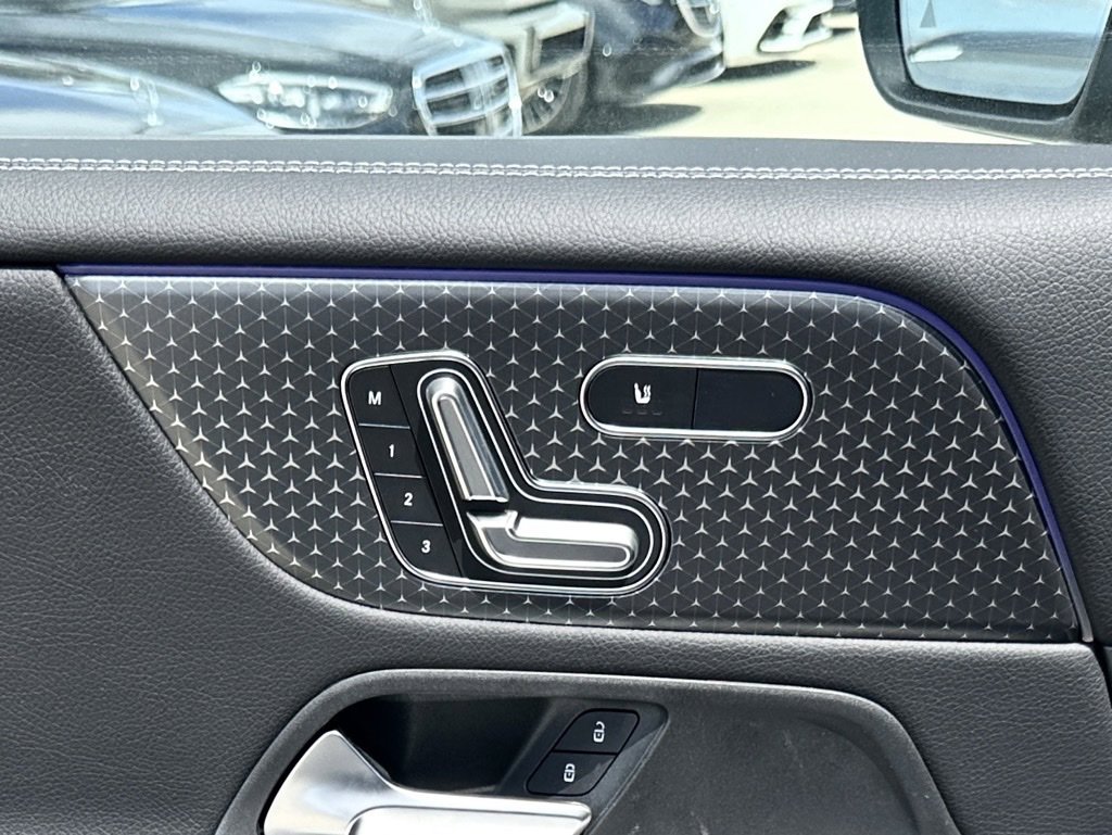New 2025 Mercedes-Benz GLB 35 AMG 4MATIC image 14