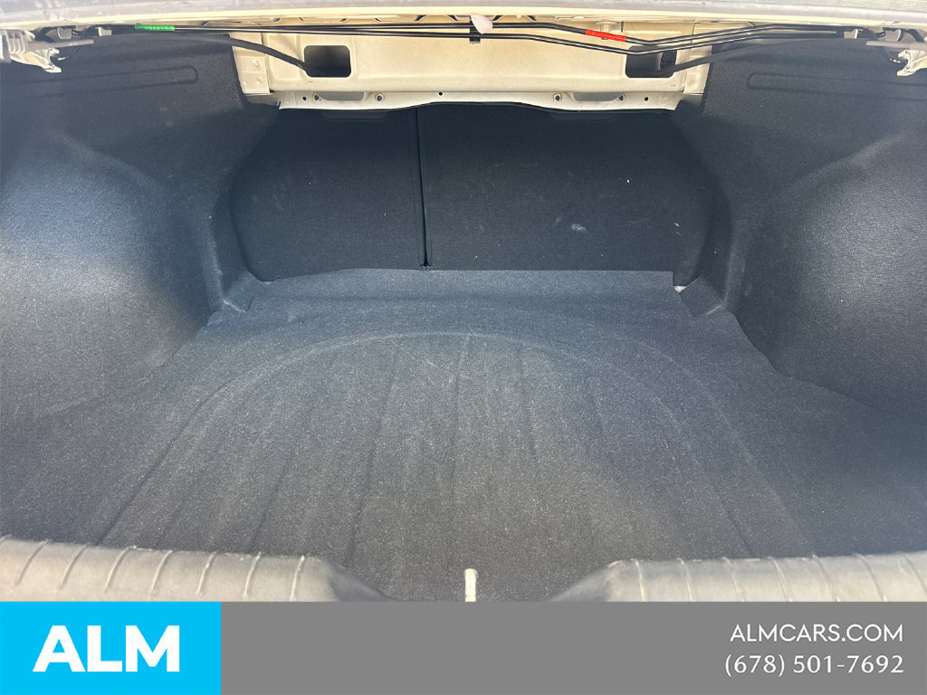 Used 2025 Hyundai Elantra SEL FWD image 21