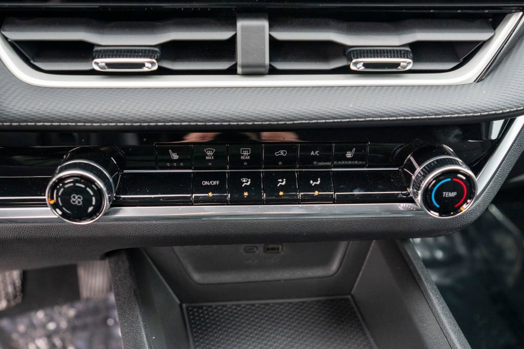 Certified 2026 Chevrolet Equinox LT image 29