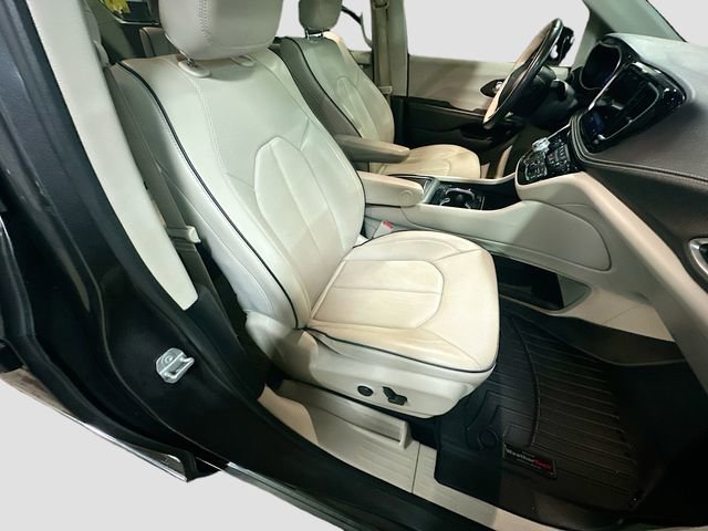 Used 2021 Chrysler Pacifica Limited w/ Premium & Safety Sphere Group image 32