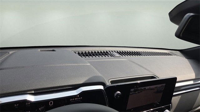 New 2026 GMC Canyon Elevation w/ Convenience Package image 9