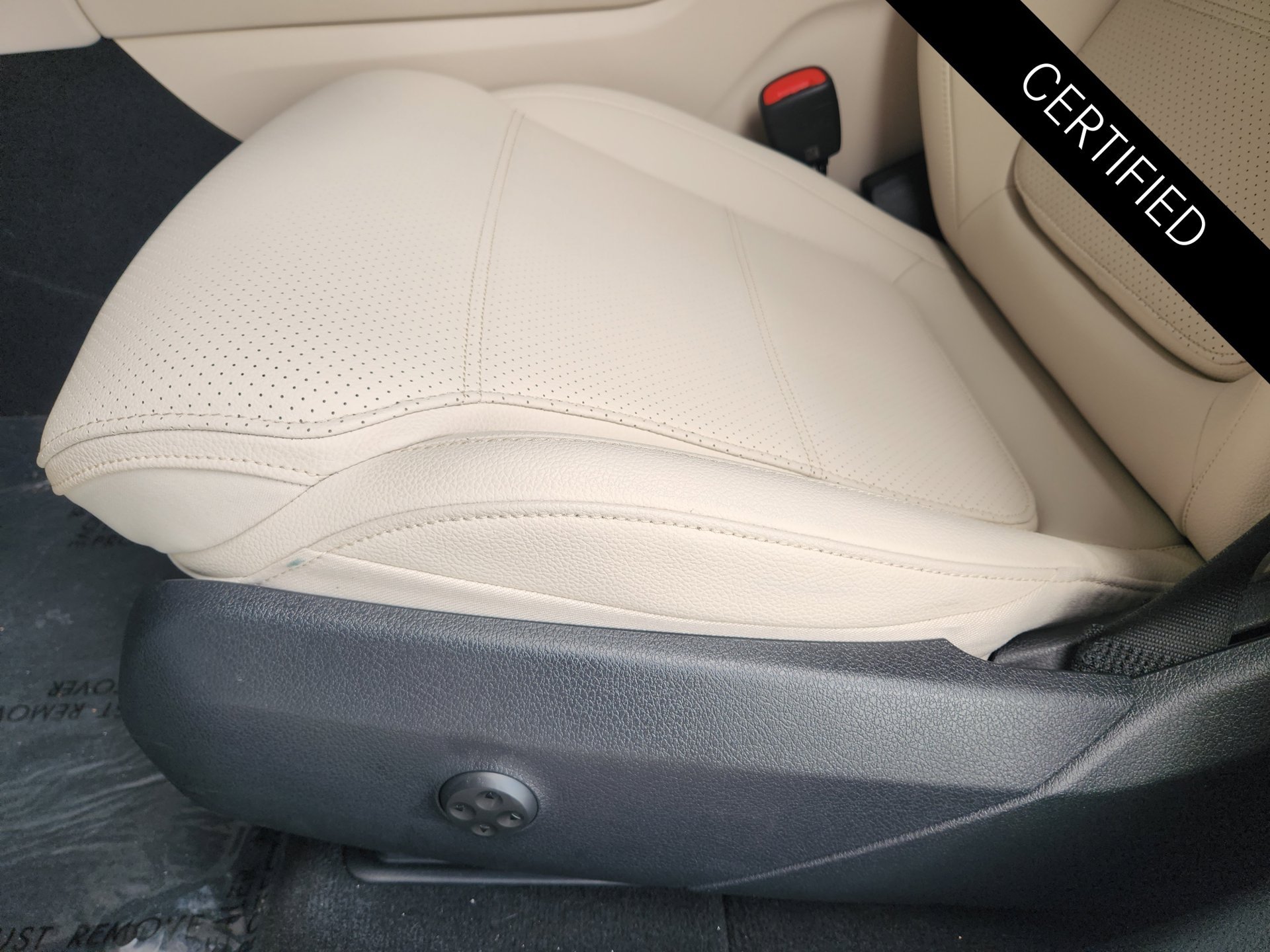 Certified 2026 Mercedes-Benz GLC 300 image 25