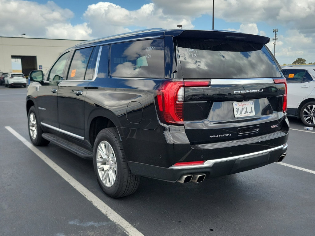 Used 2025 GMC Yukon XL Denali AWD/4WD image 5