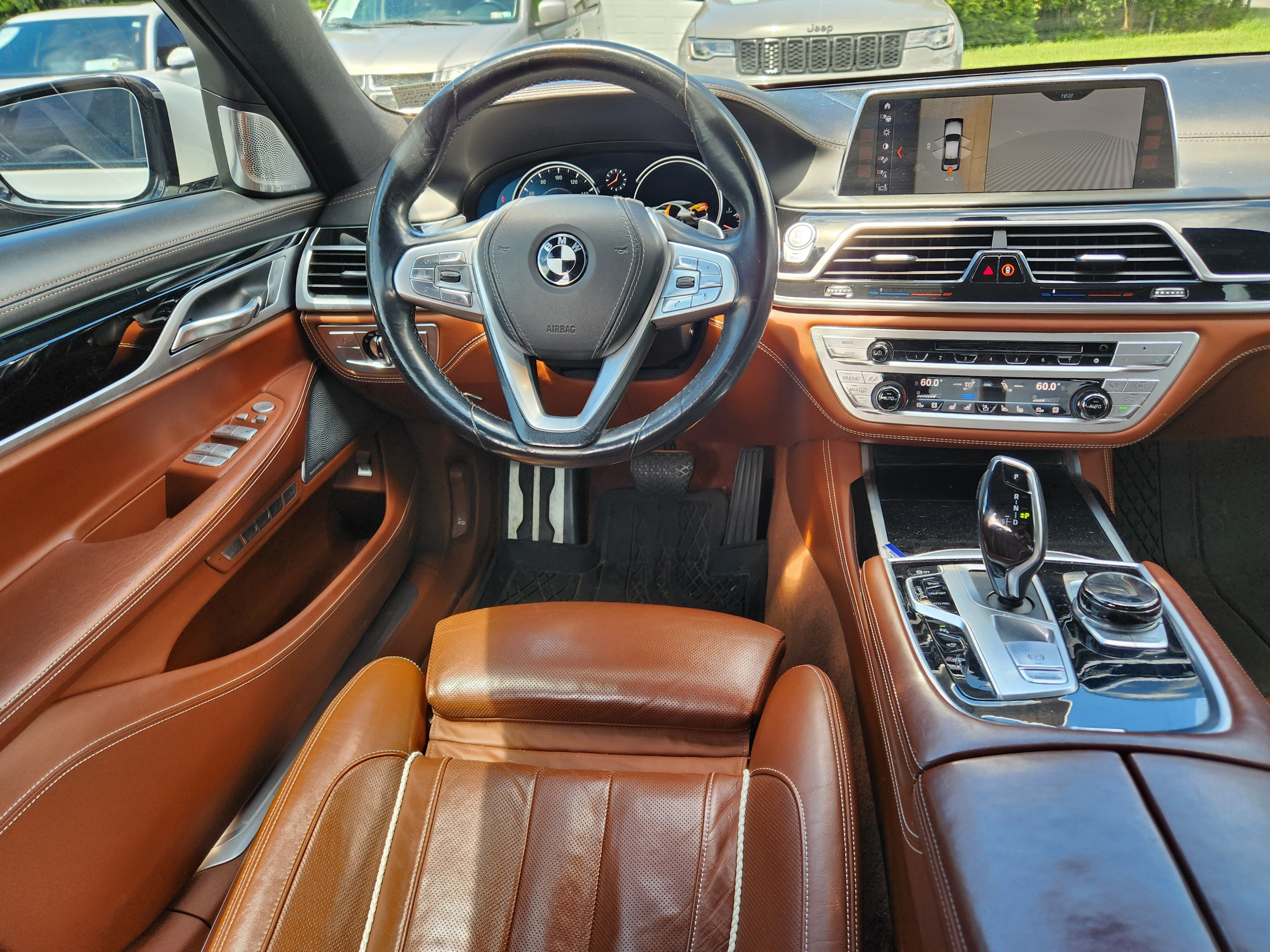Used 2018 BMW 750i RWD image 11