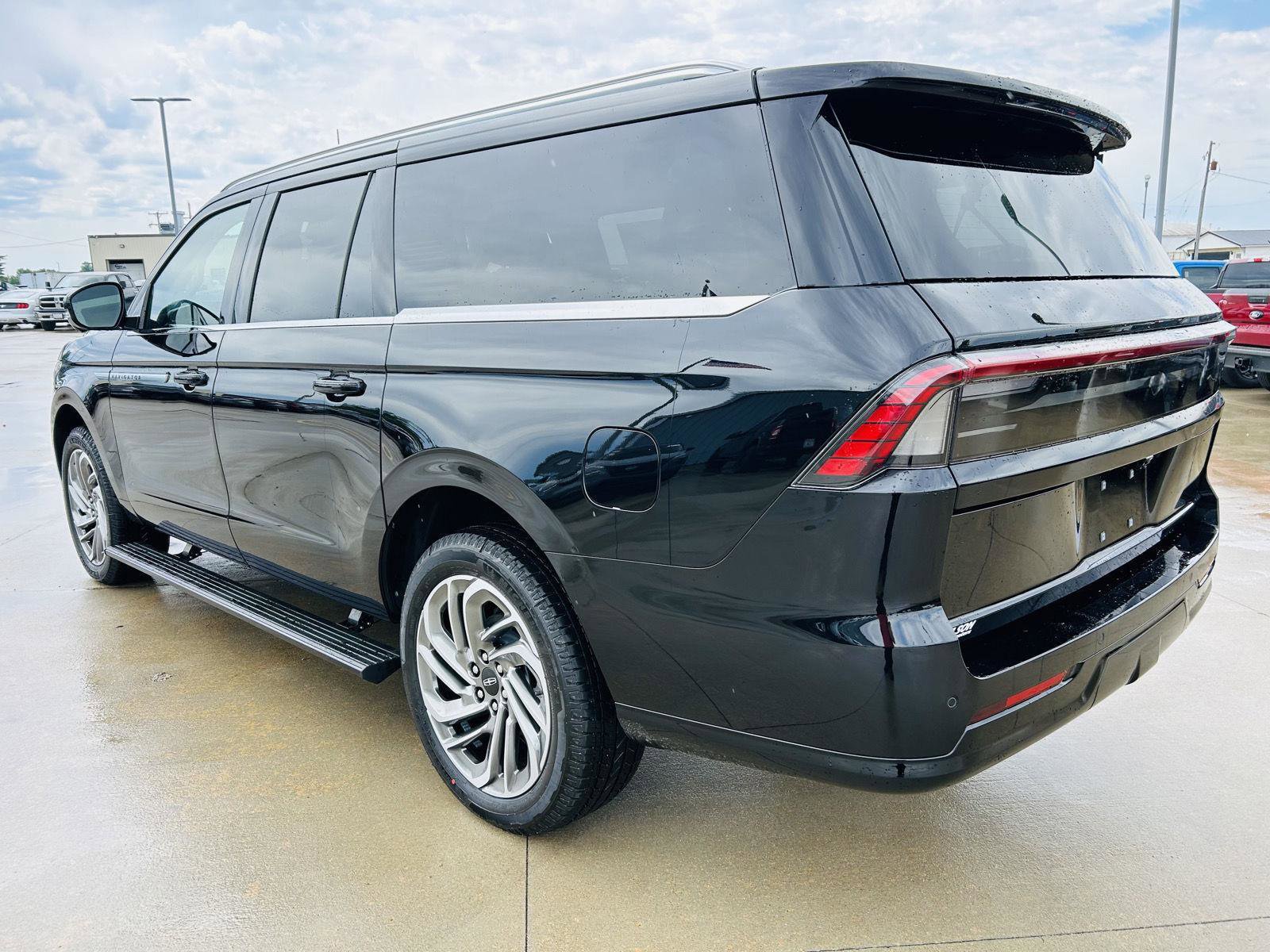 New 2026 Lincoln Navigator L Reserve AWD/4WD image 54