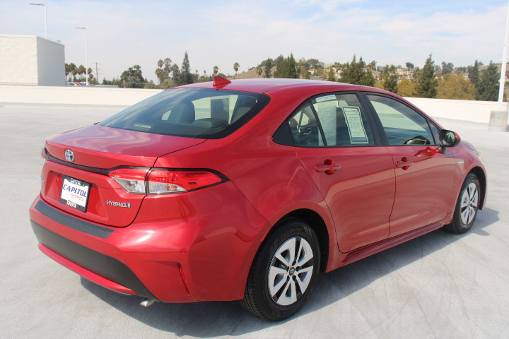 Used 2021 Toyota Corolla LE FWD image 3