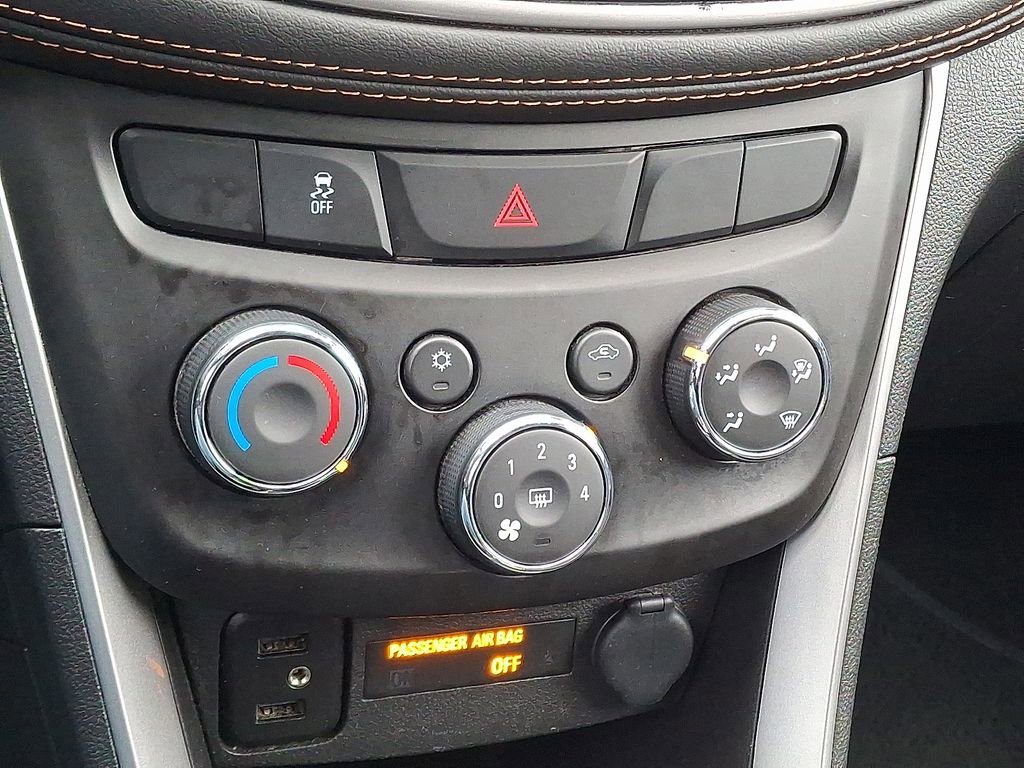 Used 2022 Chevrolet Trax LT w/ LT Convenience Package image 20