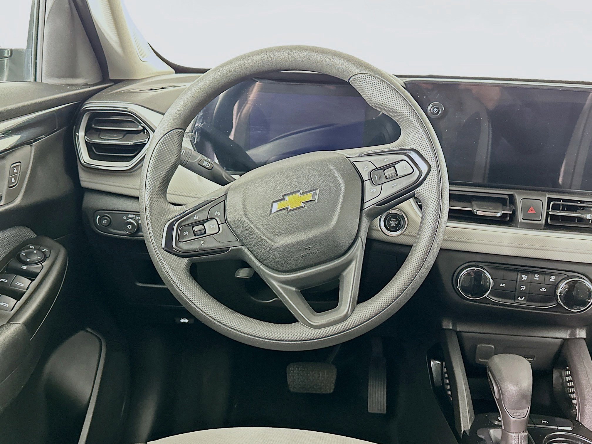 Used 2025 Chevrolet TrailBlazer LS w/ LS Convenience Package image 18