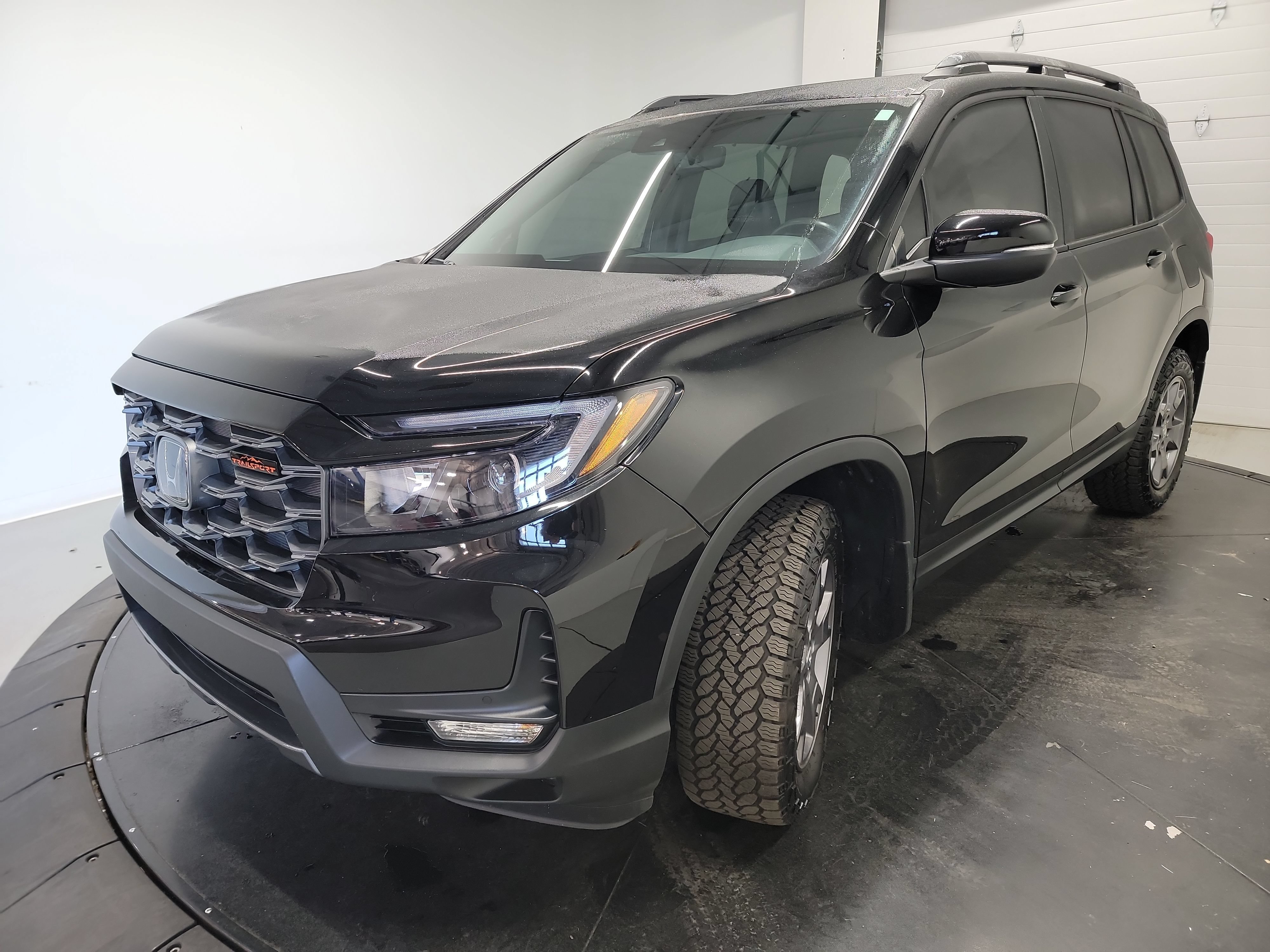 Used 2024 Honda Passport TrailSport image 3