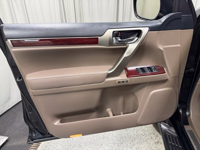 Used 2018 Lexus GX 460 Premium w/ Premium Package AWD/4WD image 21