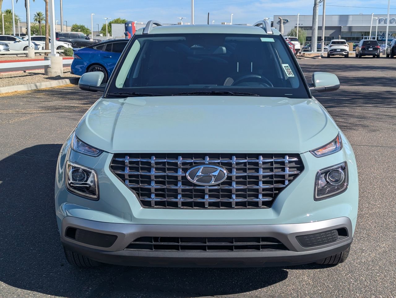 Used 2025 Hyundai Venue SEL image 5