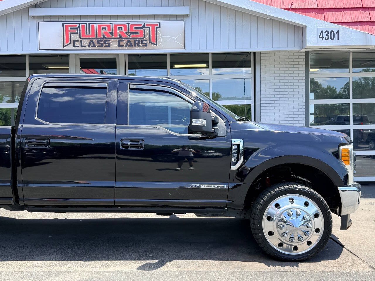 Used 2017 Ford F350 Lariat w/ Lariat Ultimate Package AWD/4WD image 9