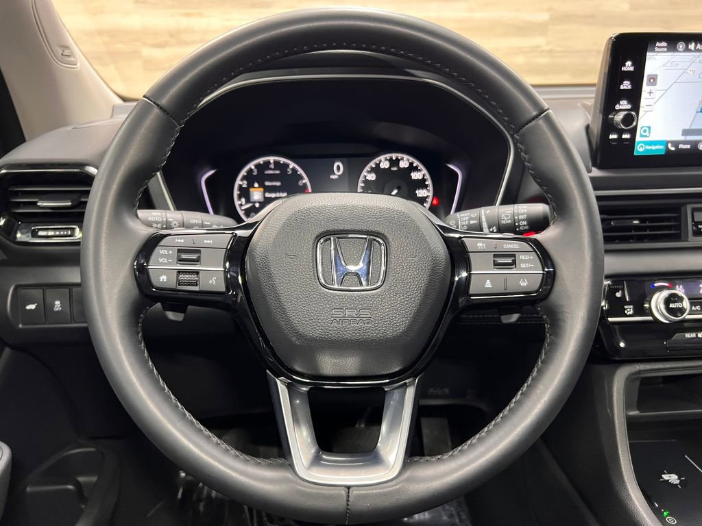 Used 2023 Honda Pilot Touring image 7