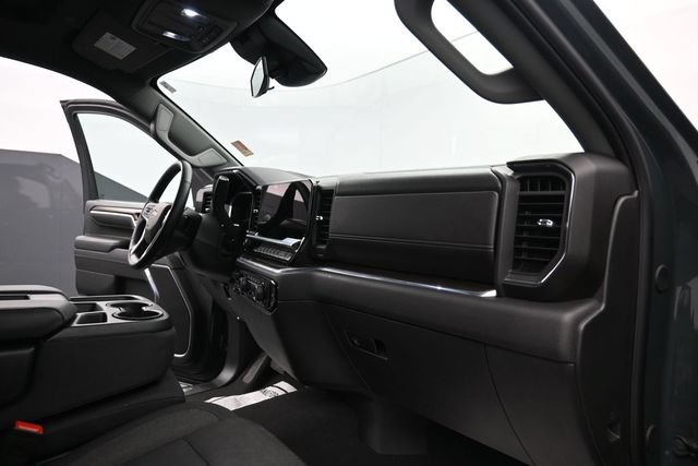 Used 2025 Chevrolet Silverado 1500 LT AWD/4WD image 32